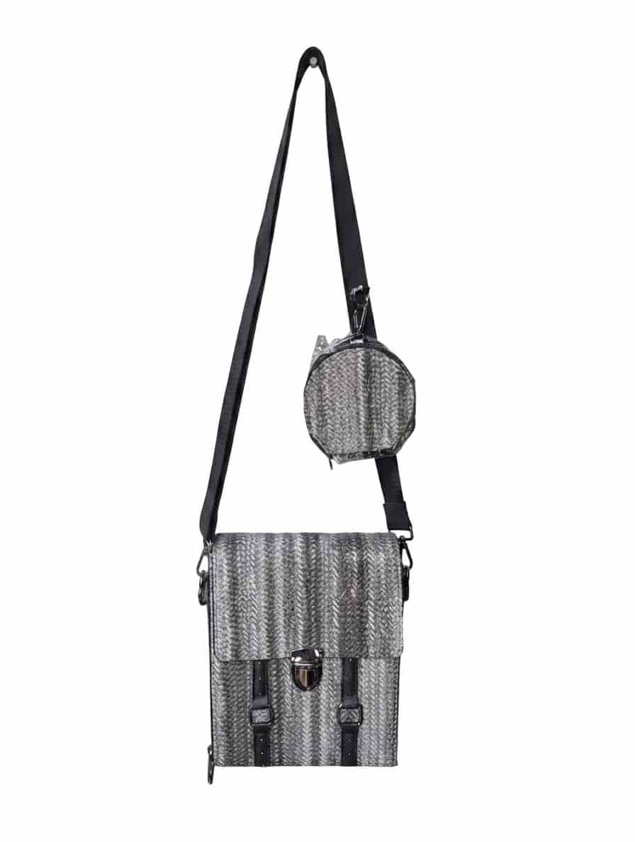 Sacoche Bandoulière Homme Effet Tressé Argenté – Fermoir Métallique, Pochette Ronde Assortie