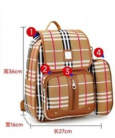 Sac à Dos Motif Tartan Chic – 36 cm, Rabat Élégant, Multi-Poches et Pochette Assortie