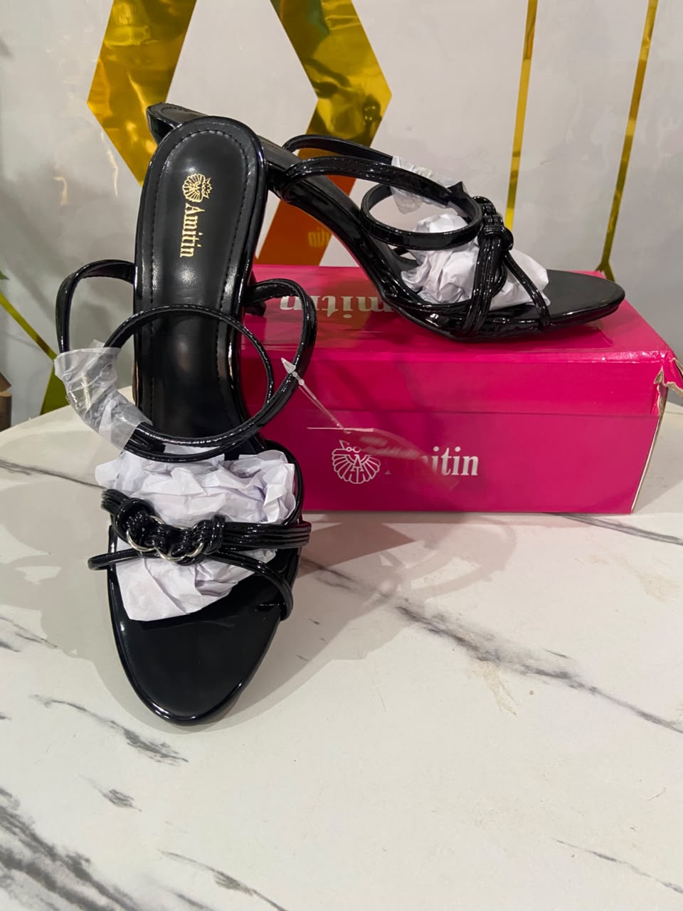 Sandales à Talons Hauts et Nœud Avant Vernis Noirs Amitin – Brides Élégantes – Image 2