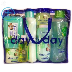 Coffret de Soins et d'Hygiène Daybyday Divine Mother Care – Trousse Bleue 7 Produits Aloe Vera & Glycérine