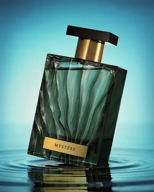 Eau de Parfum Mystère (Mystrée) – Fragrance Envoûtante et Sophistiquée, Flacon Vert et Or