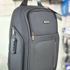 Sac à Dos Urbain Antivol PL POWER – Noir, Élégant et Sécurisé – Image 2